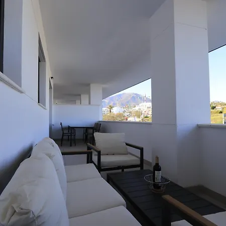 Sinatra Apartment *